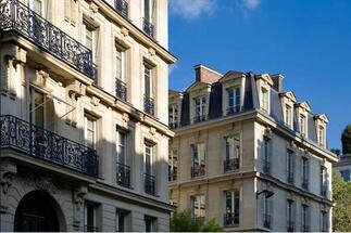 AEW Europe finalizează achiziția unui portofoliu de birouri de 300 milioane de euro în Paris CBD