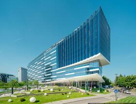 Skanska încheie un parteneriat pe termen lung cu DBH Group, care a închiriat un total de 5100 mp de spații de birouri în Equilibrium 1
