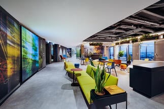 HOTSPOT SKYHUB devine cel mai atractiv spațiu de coworking din București prin trei aspecte cheie – priveliște panoramică, tehnologie și confort