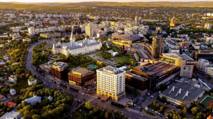 Iulius își consolidează strategia de dezvoltare cu o refinanțare de 305 milioane € pentru emblematicul Palas Iași