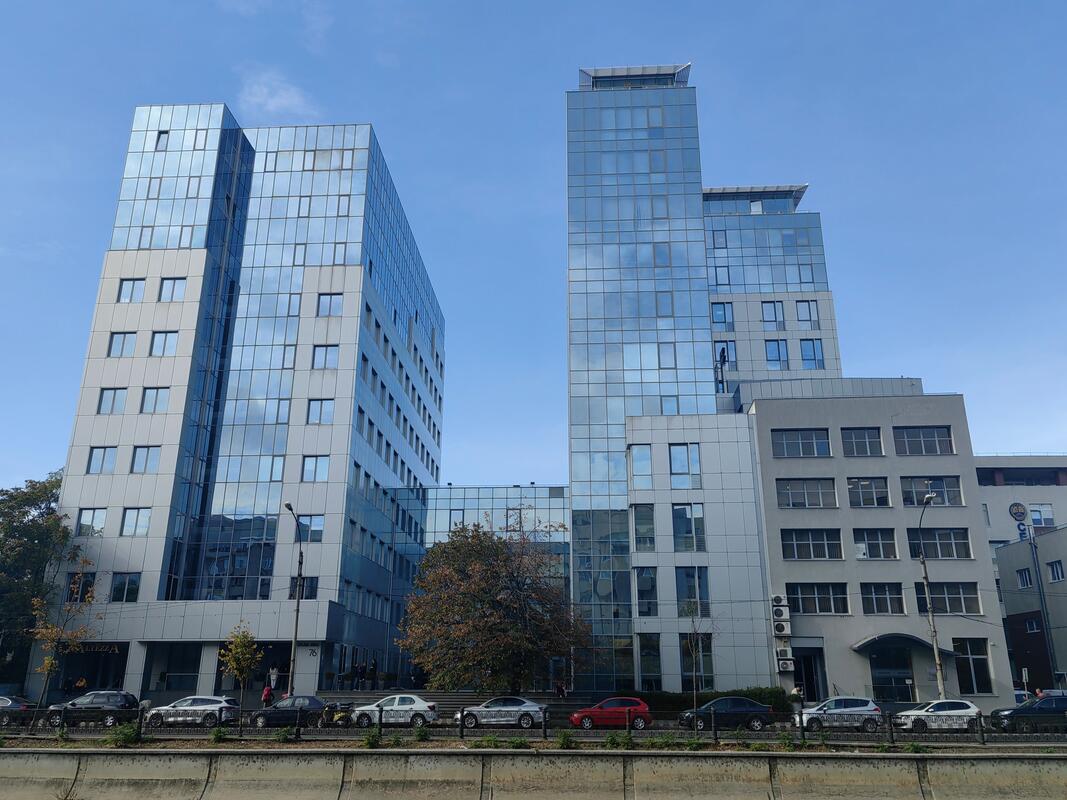 Un parteneriat de lungă durată: River Plaza și AHI Carrier