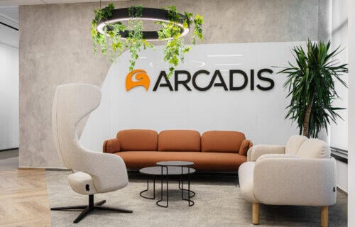 COS finalizează un nou spațiu de lucru de 1.100 mp pentru Arcadis la Business Garden Bucharest
