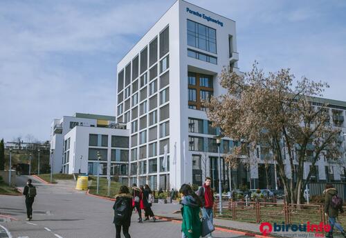 Birouri de închiriat în Vivido Business Center