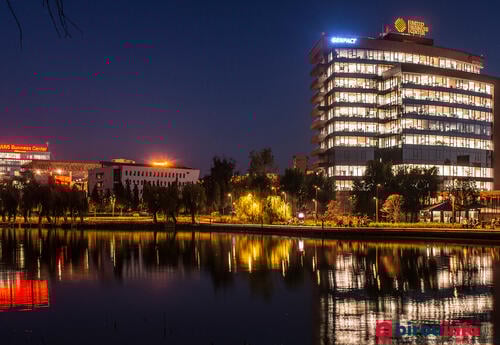 Birouri de închiriat în United Business Center Tower