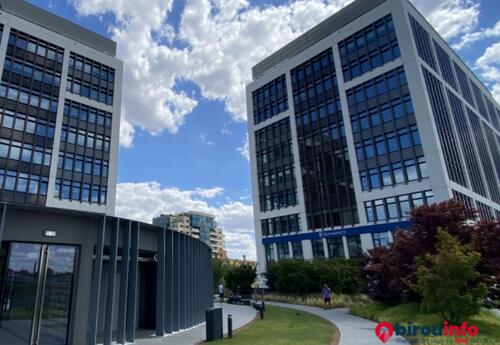 Birouri de închiriat în Alegeti opțiuni de spații de lucru co-working moderne in Spaces Business Garden