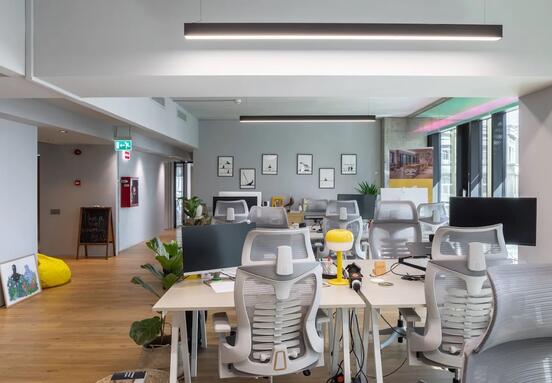 V7 Startup Studio