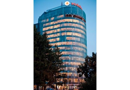 Charles de Gaulle Plaza