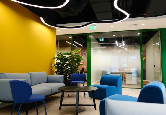 Supertree Workspaces & More: majorarea taxelor favorizează piața de birouri flexibile. Companiile medii și mari aleg să închirieze spații de coworking pentru a reduce cheltuielile și a beneficia de condiții contractuale flexibile