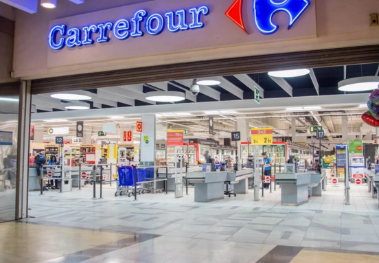 Pavăl Holding își extinde imperiul: ofertă strategică pentru Carrefour România și impact asupra imobiliarelor comerciale