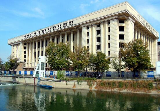 Megaproiectul Casa Radio din București: Navigând printre întârzieri și dispute în piața imobiliară comercială