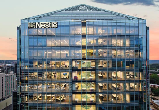 JLL va gestiona portofoliul imobiliar global al Nestlé în 130 de țări